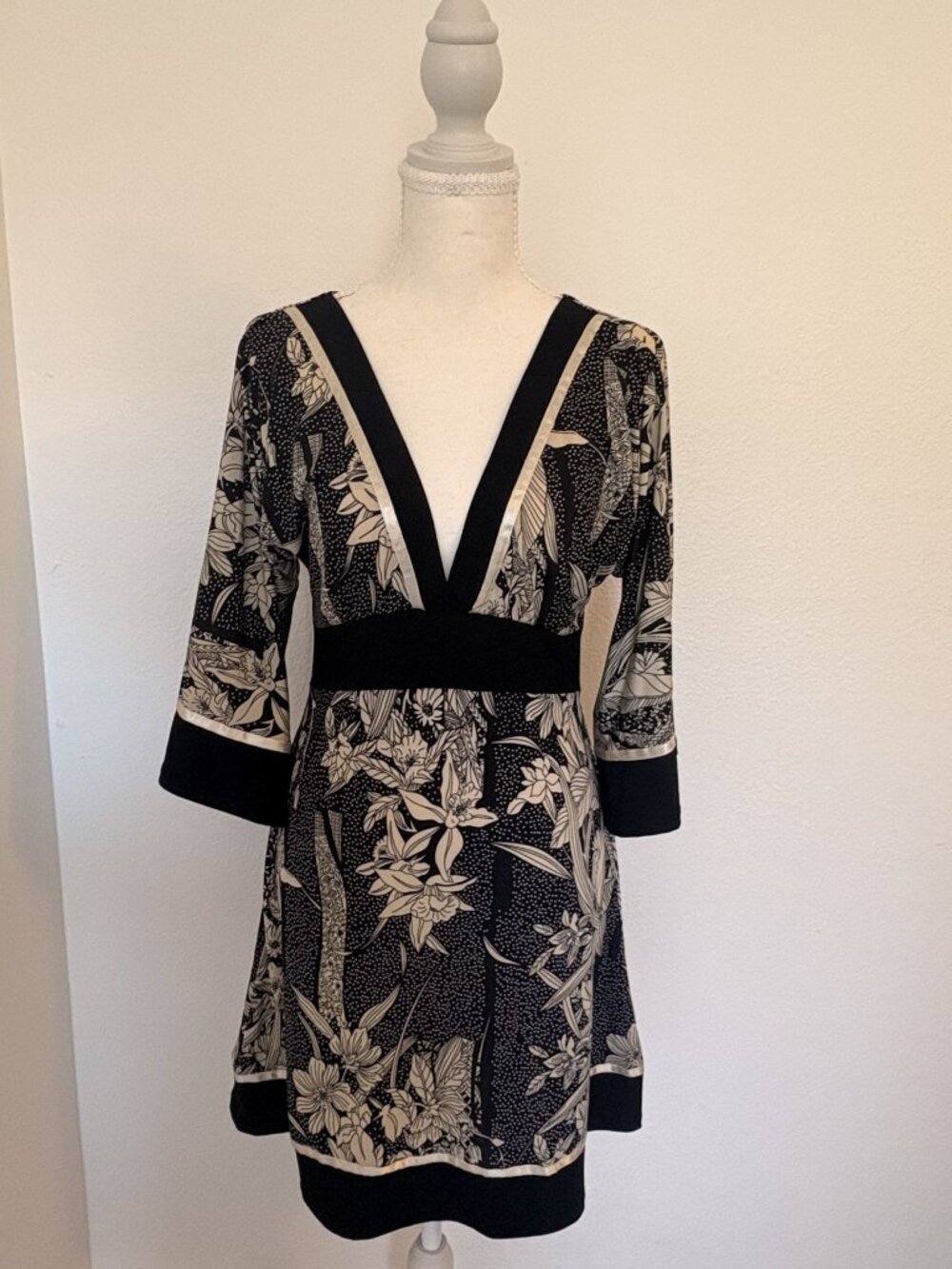 ✨ American One Floral Print Bell Sleeve Dress with Black Trim ✨Size L
